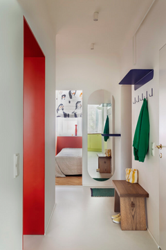 Two Colours and a Tenement: Schudy Studio's Żoliborz Apartment